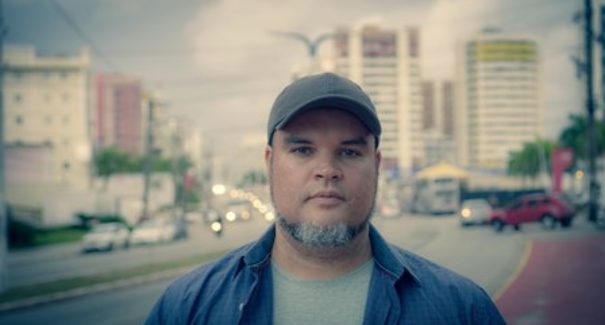 Djalma Lúcio Ayres faz show de lançamento de seu segundo single