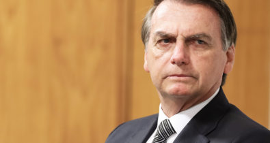 Bolsonaro revela conversa com Moro e acusa ex-ministro de vazamentos