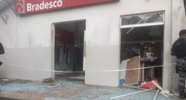 Agência bancária é explodida em Olinda Nova
