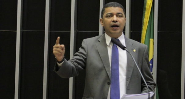 Deputado maranhense diz que reforma da Previdência “não respeita nem a Bíblia”