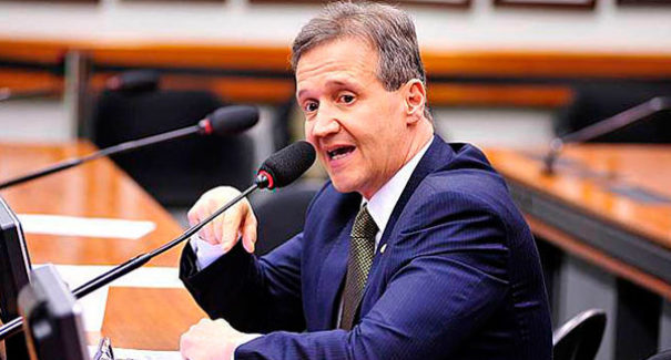 Aluísio Mendes cobra mais recursos federais para estradas maranhenses