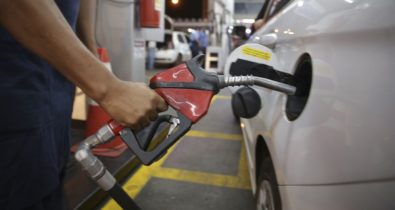 Petrobras baixa o preço da gasolina em três centavos
