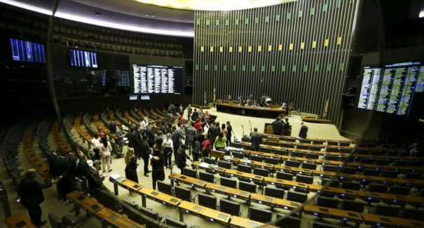 Câmara aprova regras especiais de aposentadoria de policiais da União