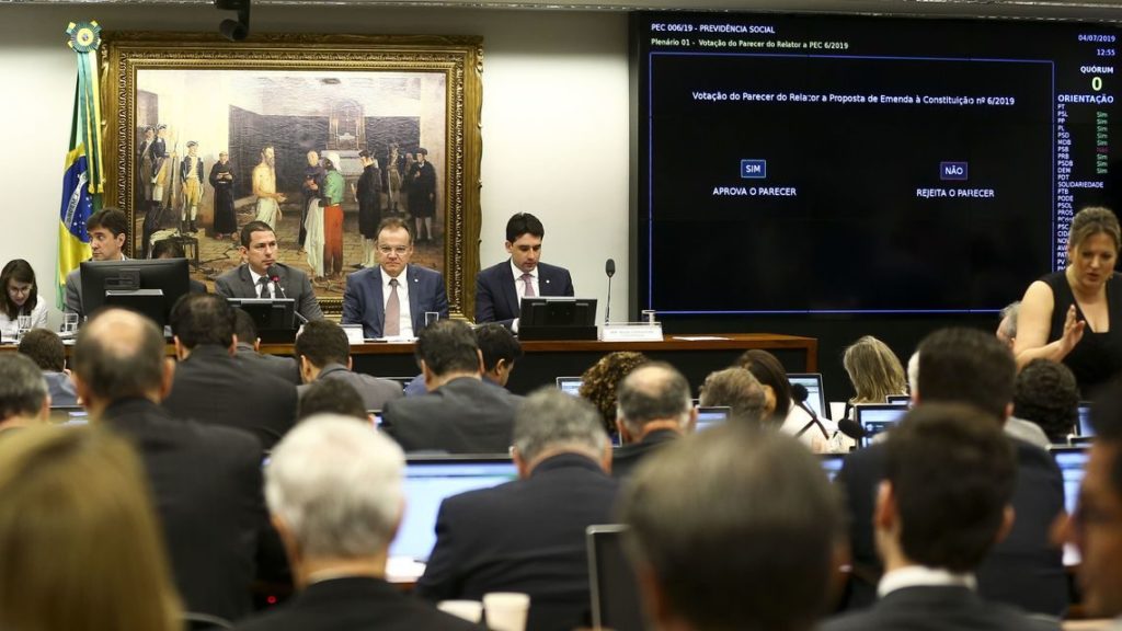 Texto-base da Reforma da Previdência é aprovado