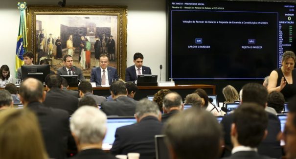 Texto-base da Reforma da Previdência é aprovado