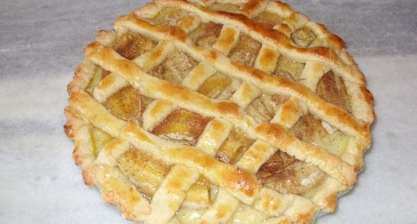 Aprenda a fazer uma torta de banana com as que você tem em casa