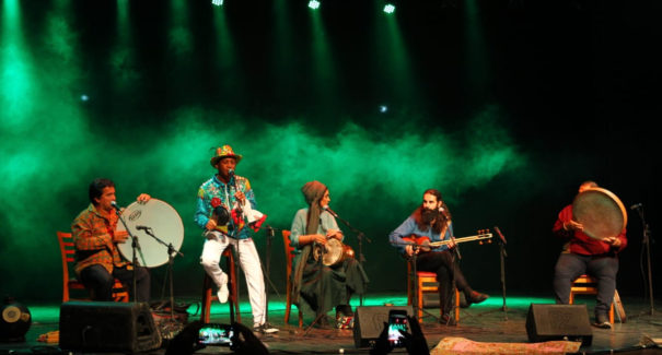 Intercâmbio musical marca show do grupo iraniano Navaye Mehr Band