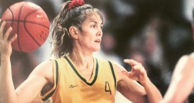 Rainha do basquete Hortência é homenageada com emissão especial de selo
