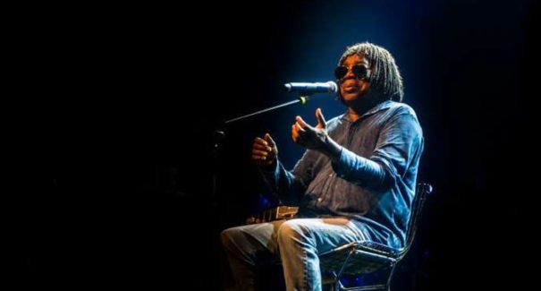 O “Clube da Esquina” por Milton Nascimento na ilha