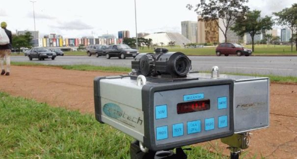 Bolsonaro manda suspender uso de radares nas rodovias federais
