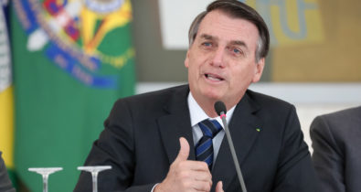 Bolsonaro promete indulto a policiais presos injustamente