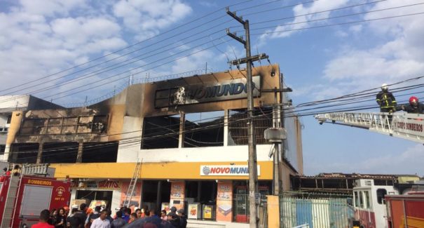 Após incêndio, prédio da Novo Mundo pode ser demolido