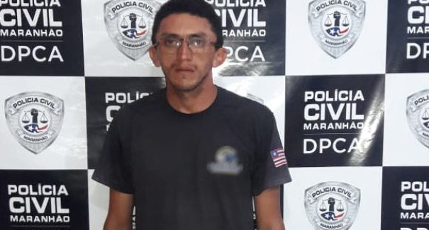 Homem é preso por passar a mão em seios de adolescente em ônibus