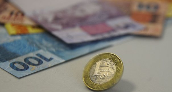 “Renda Brasil” volta a ganhar força após alta no desemprego
