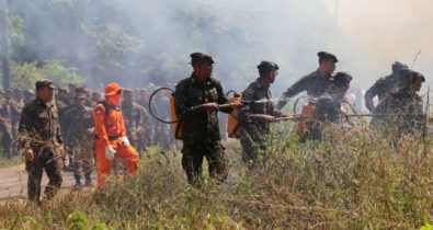 Bombeiros e Exército montam sala de situação para prevenção contra queimadas