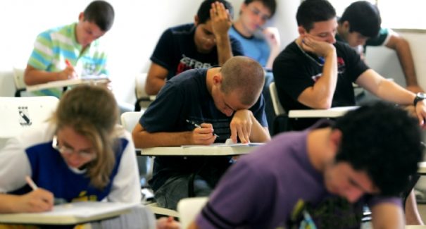 Mais de 560 vagas estão sendo oferecidas em concursos e seletivos no Maranhão