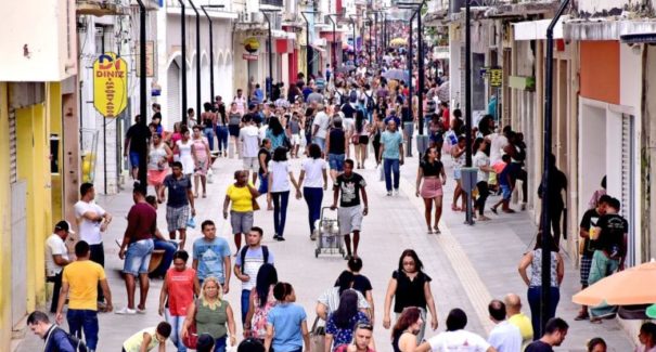 Taxa de contágio brasileira indica desaceleração da covid-19
