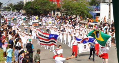 Militares participam de desfile em São Luís