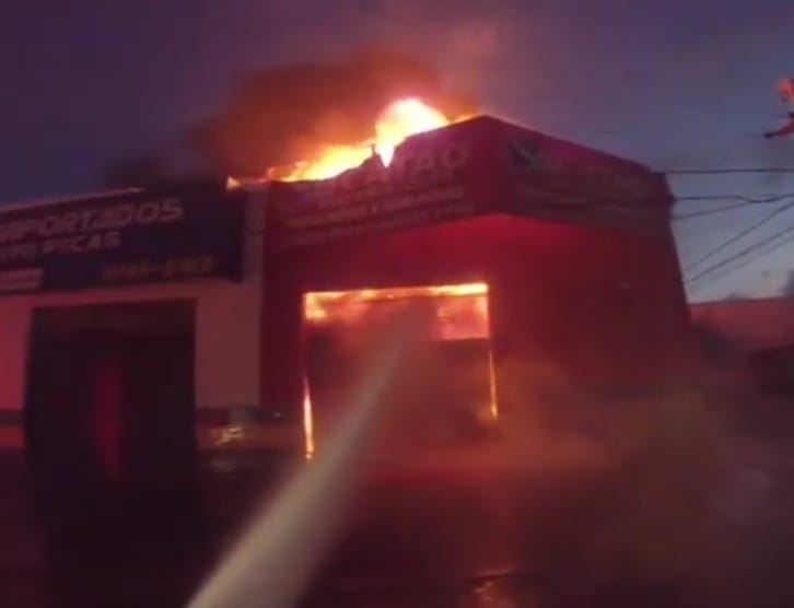 Galpão no bairro do São Cristóvão é incendiado