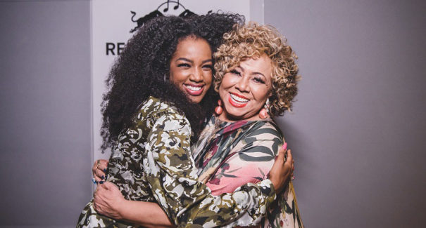Alcione faz participação no show de Iza, hoje