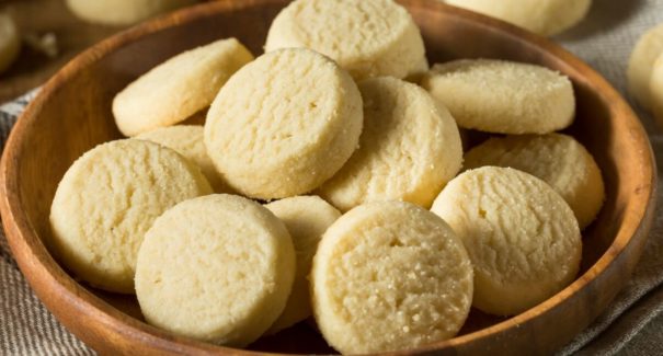 Saiba como fazer biscoito de maizena rápido