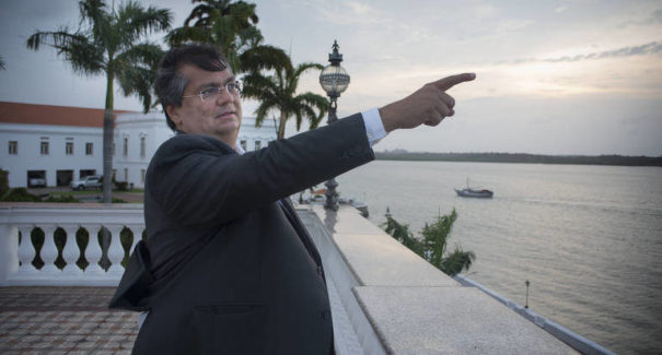 Dino articula frente de oposição ao Planalto