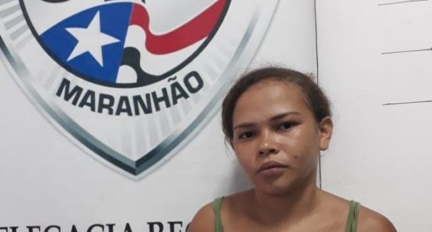 Mulher é presa após postar foto de armas de fogo em redes sociais