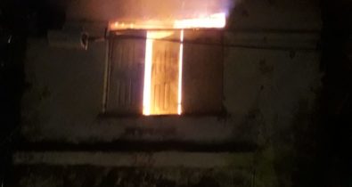 Vídeo: casa é incendiada após briga de vizinhos na Camboa