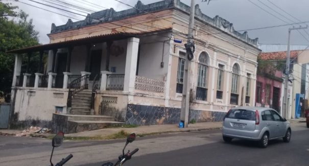 Casas dos estudantes clamam por reformas