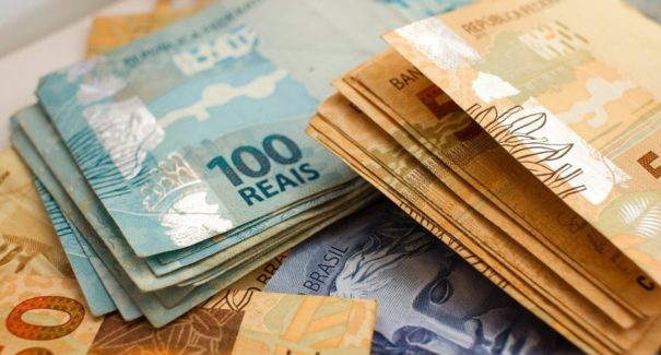 Salário mínimo R$ 1.039 é aprovado para orçamento de 2020
