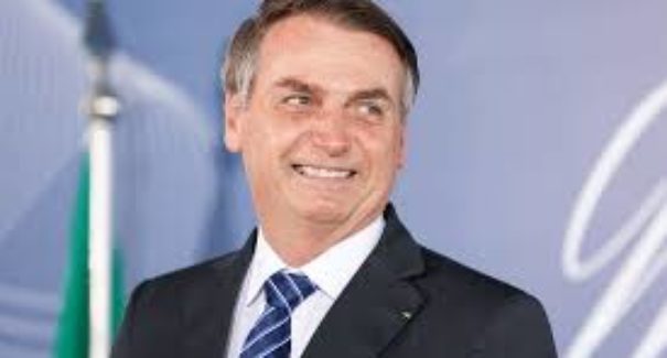 Bolsonaro surpreende com resposta a homem que pediu ajuda