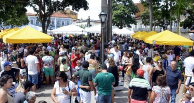 Feirinha São Luís movimenta Centro Histórico com cortejo de bumba meu boi e shows especiais