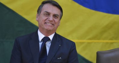 Bolsonaro defende nova tarifa do cheque especial