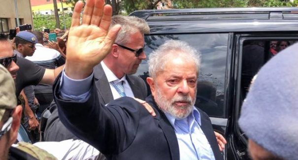 Lula pode ir para o regime semiaberto por decisão da Justiça