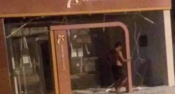 Bandidos explodem três bancos em Tutóia e causam terror na população