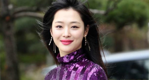 Ex-integrante do grupo de K-Pop f(x), Sulli é encontrada morta em casa