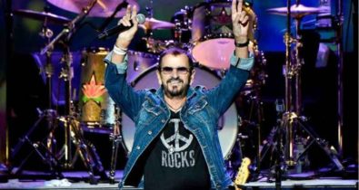 Ringo Starr lança música escrita por John Lennon