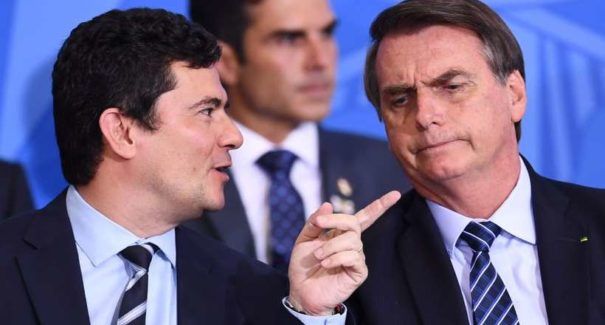 Bolsonaro aciona Moro e quer que PF ouça porteiro sobre o caso Marielle