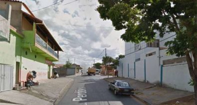 Criança de 5 anos morre esfaqueada perto de escola