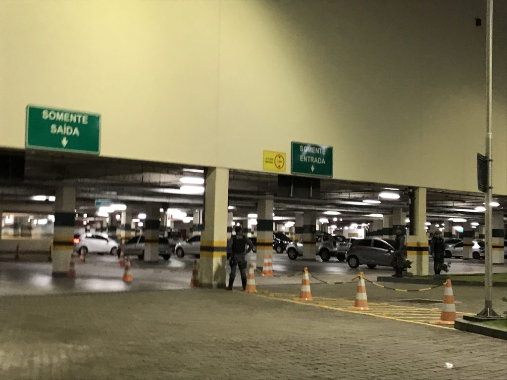 Bandidos assaltam em cinema de shopping em São Luís
