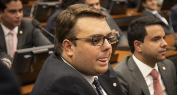 Deputados querem mudar a Constituição