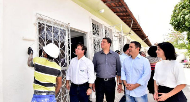 Prefeito faz vistoria em reforma no centro de saúde Genésio Ramos