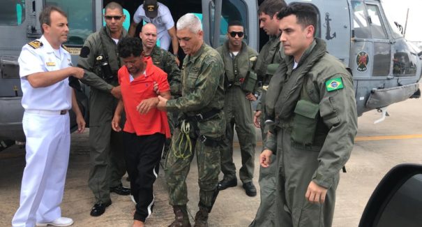 Pescador é resgatado após ficar quase 20 horas à deriva em alto mar