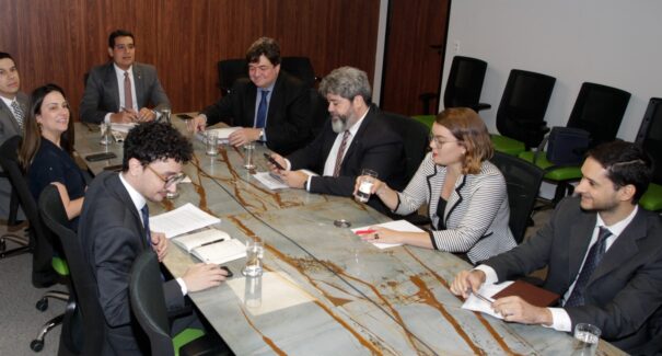 Implementação de projeto voltado a pessoas em situação de rua é tema de reunião