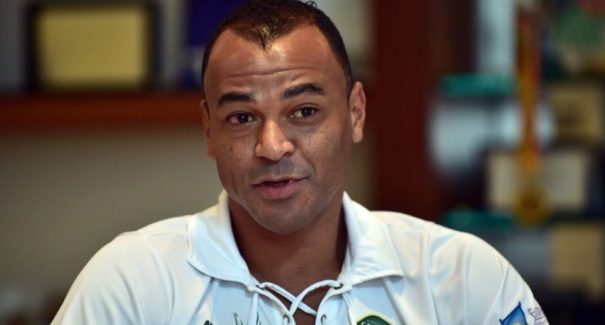 Cafu recorre ao STJ contra leilão de mansão avaliada em R$ 40 milhões