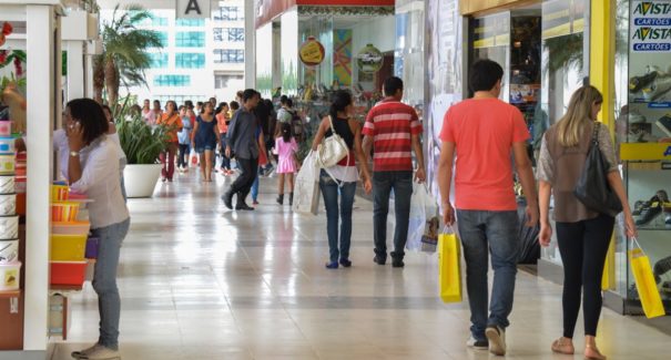 Mais de 100 mil vagas temporárias de emprego devem ser abertas até o fim do ano