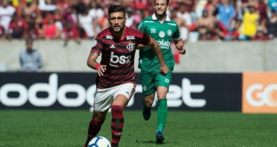 Goiás recebe o líder Flamengo no Serra Dourada