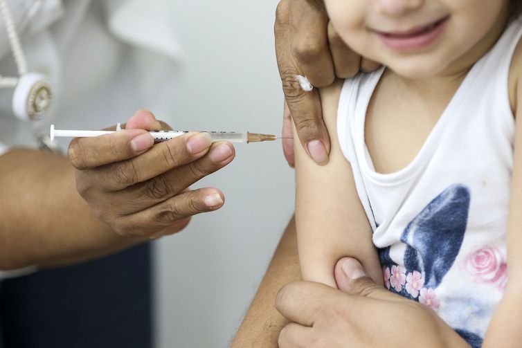 Resultado de imagem para campanha de vacina contra sarampo para crianças e jovens