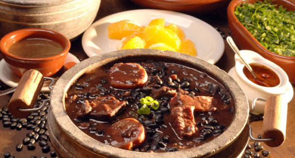 Aprenda a fazer feijoada de forma rápida e simples