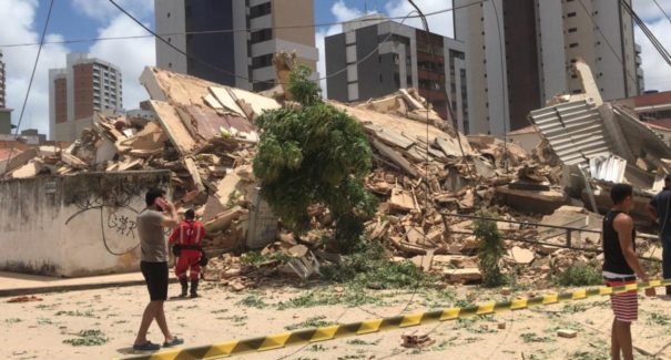 Sobe para 4 o número de mortos no desabamento de prédio em Fortaleza